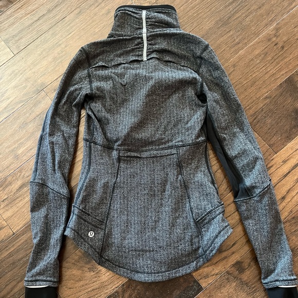 LULULEMON ATHLETICA Base Runner 1/2 Zip Pullover Jacket in Coco Pique Bl… - Picture 4 of 7